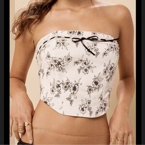 Beverly & Beck PacSun Floral Strapless Corset Lace Top in Black and White